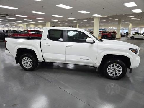 New 2026 Toyota Tacoma SR5 image 6