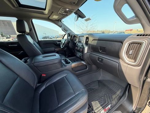 Used 2020 Chevrolet Silverado 1500 LT Trail Boss w/ Midnight Edition image 25