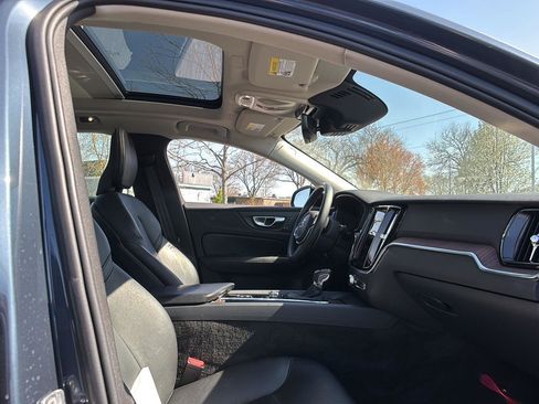 Used 2021 Volvo S60 T5 Momentum w/ Premium Package AWD/4WD image 20