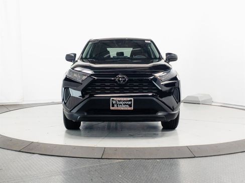 Certified 2022 Toyota RAV4 LE AWD/4WD image 2