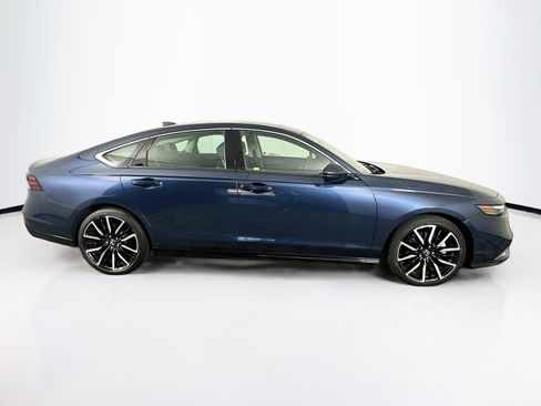 Used 2024 Honda Accord Touring image 10