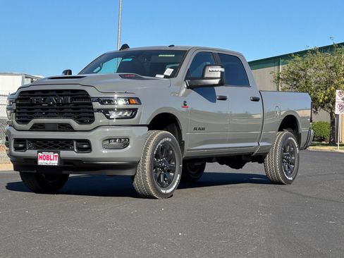 New 2026 RAM 2500 Big Horn AWD/4WD image 7