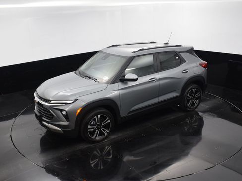 New 2025 Chevrolet TrailBlazer LT w/ Convenience Package FWD image 26