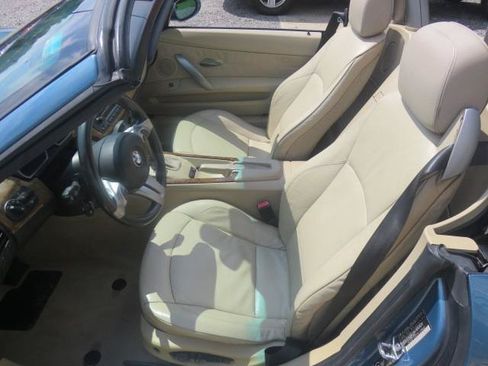Used 2005 BMW Z4 3.0i RWD image 14