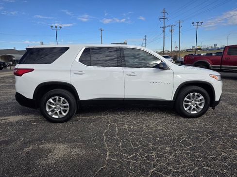 Used 2021 Chevrolet Traverse LS image 8