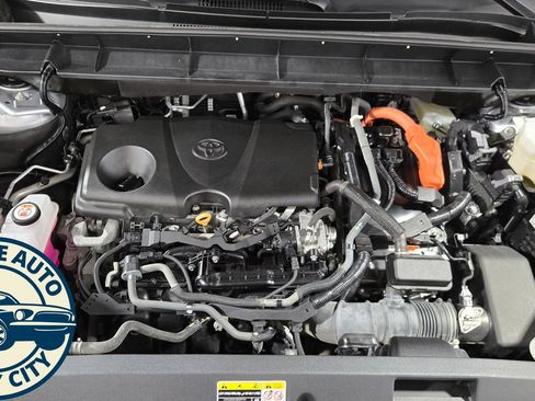 Used 2023 Toyota Highlander XLE AWD/4WD image 41
