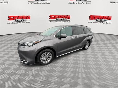 Certified 2024 Toyota Sienna XLE w/ XLE Plus Package image 5