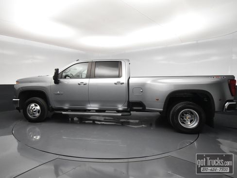 Used 2024 Chevrolet Silverado 3500 LT w/ Texas Edition AWD/4WD image 3