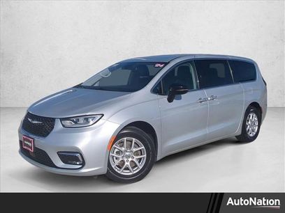 Used 2024 Chrysler Pacifica Touring-L