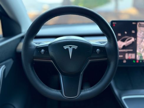Used 2022 Tesla Model Y Performance AWD/4WD image 25