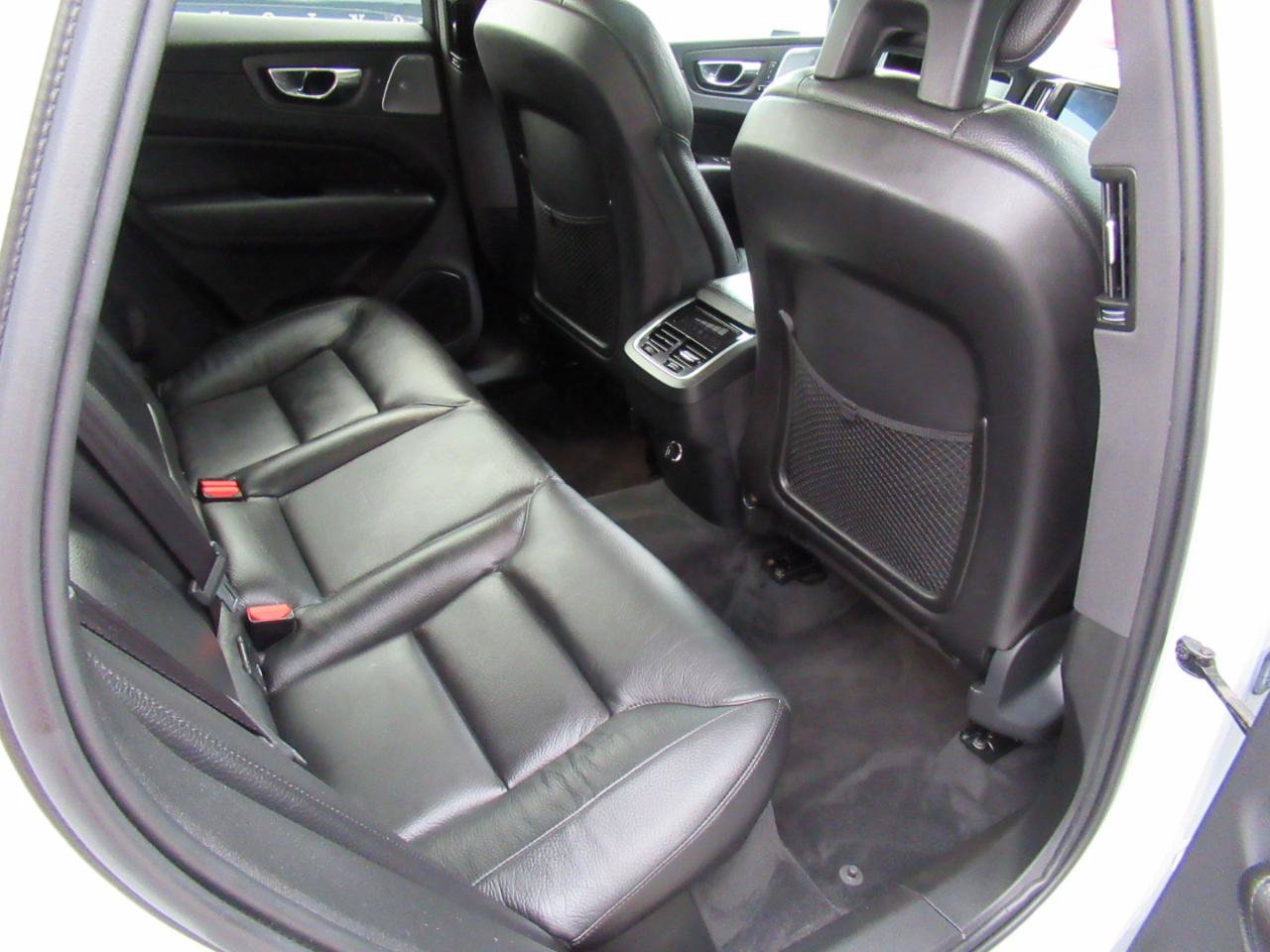 Used 2018 Volvo XC60 T6 Inscription w/ Convenience Package AWD/4WD image 22