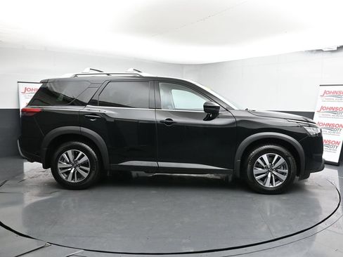 Used 2023 Nissan Pathfinder SL image 9