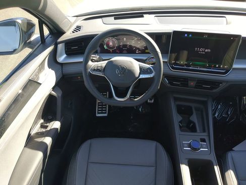 New 2026 Volkswagen Tiguan SE R-Line image 11