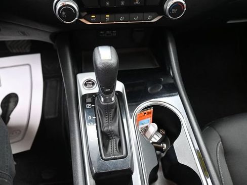 Used 2024 Nissan Altima 2.5 SV FWD image 21