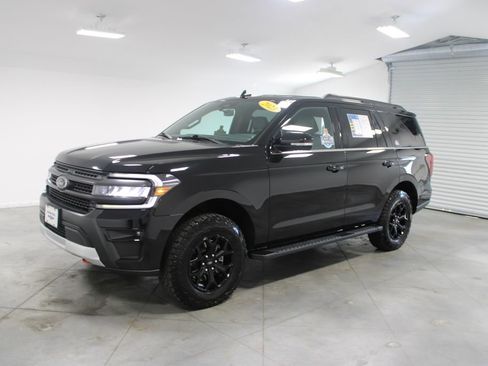 Used 2023 Ford Expedition Timberline image 4