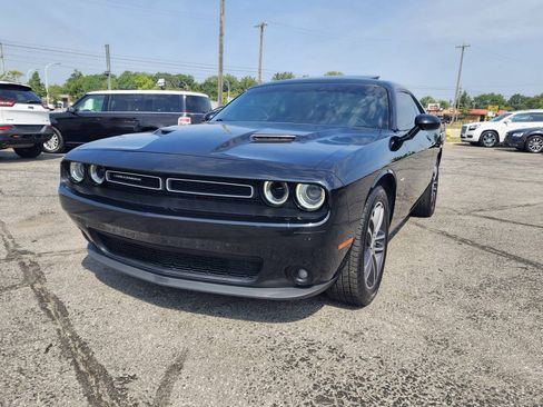 Used 2018 Dodge Challenger GT AWD/4WD image 8
