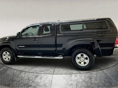 Used 2015 Toyota Tacoma PreRunner image 5