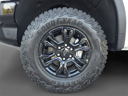 New 2026 Chevrolet Silverado 1500 ZR2 image 15