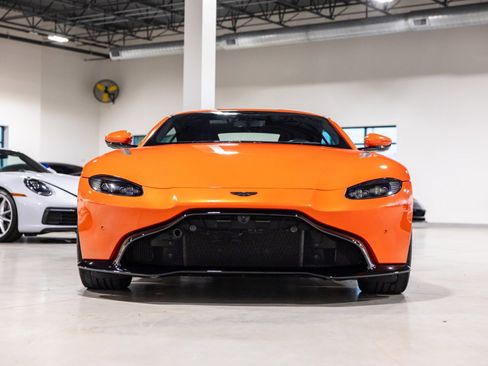 Used 2020 Aston Martin V8 Vantage Coupe image 2