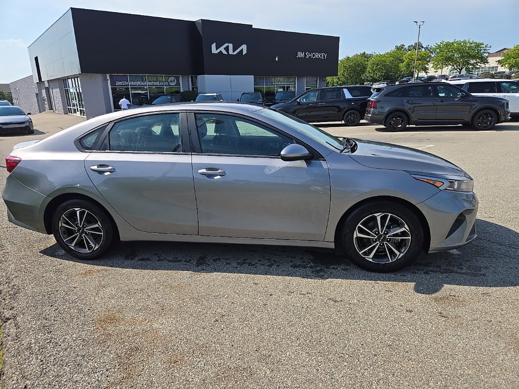 Used 2023 Kia Forte LXS FWD image 2
