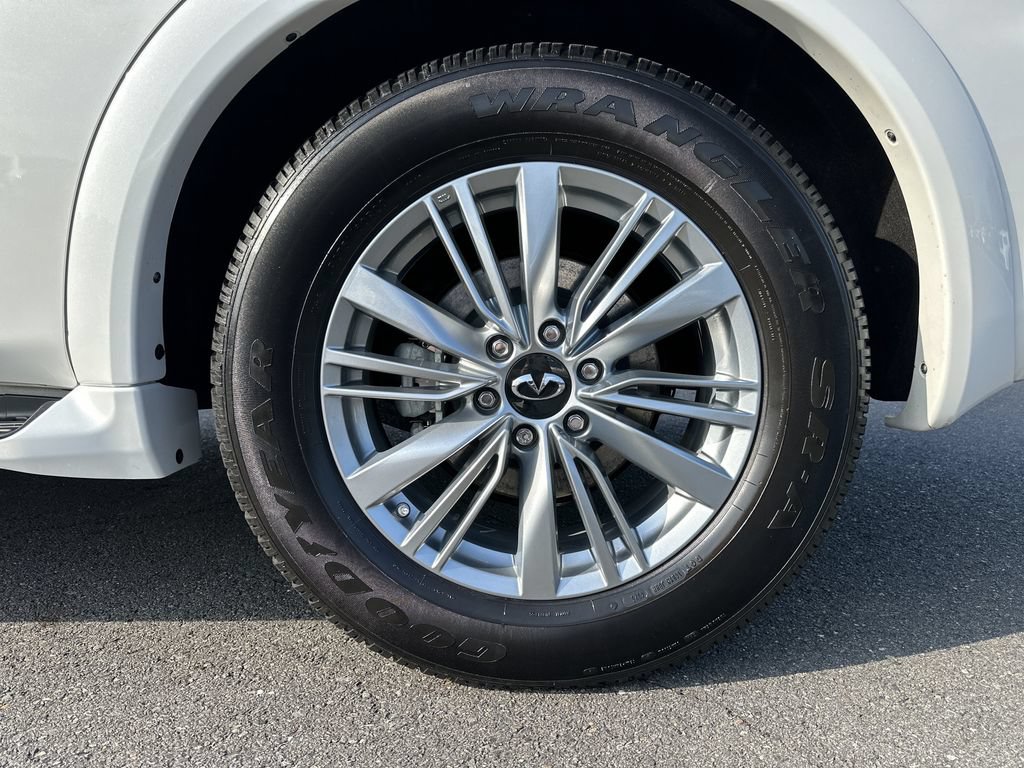 Used 2023 INFINITI QX80 Luxe w/ Cargo Package AWD/4WD image 17