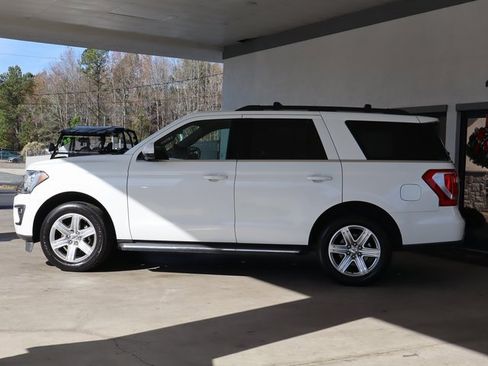 Used 2020 Ford Expedition XLT w/ Equipment Group 202A image 2