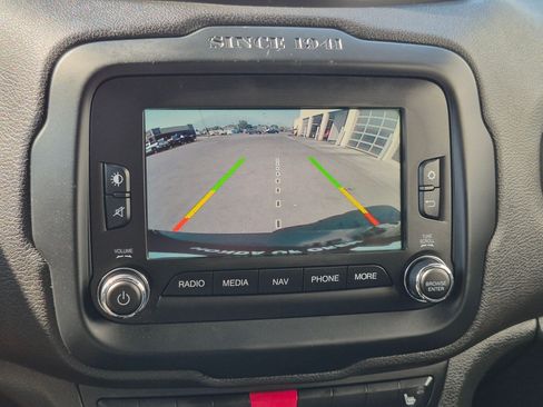 Used 2016 Jeep Renegade Limited FWD image 25