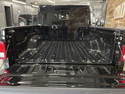 New 2026 Jeep Gladiator Sahara image 24