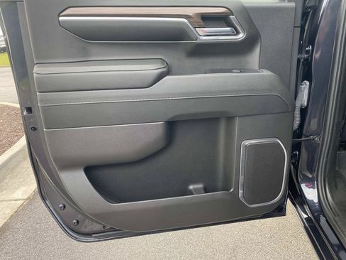 Used 2023 Chevrolet Silverado 1500 LT AWD/4WD image 14