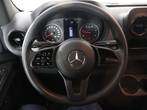 Used 2024 Mercedes-Benz Sprinter 2500 image 27