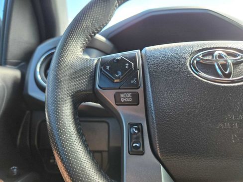 Used 2020 Toyota Tacoma TRD Off-Road AWD/4WD image 35