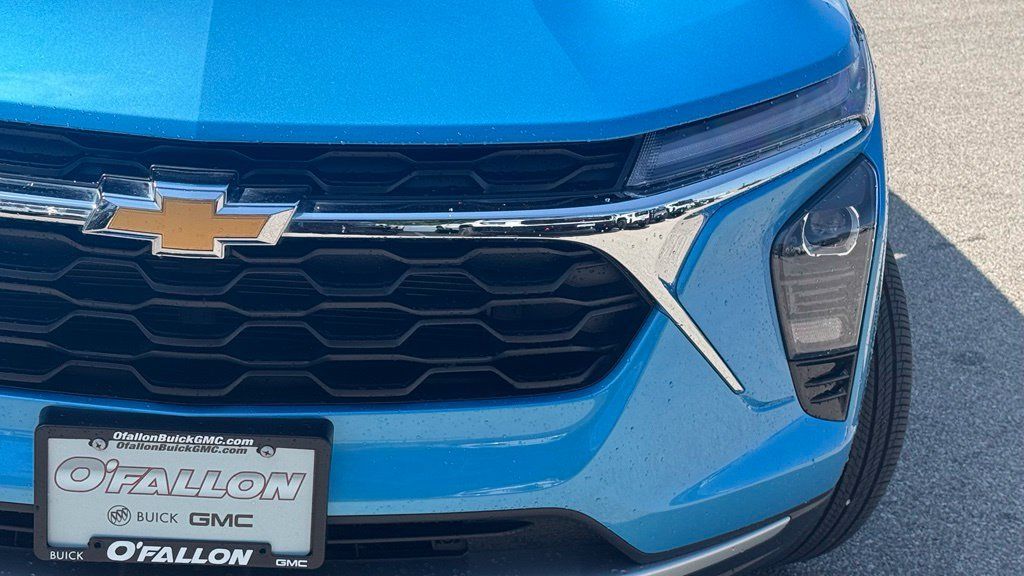 Used 2026 Chevrolet Trax LT w/ LT Convenience Package FWD image 7