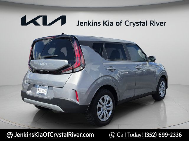 Used 2025 Kia Soul LX FWD image 7
