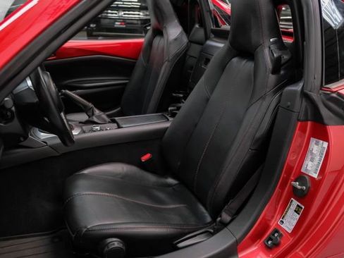 Used 2017 MAZDA MX-5 Miata RF Grand Touring image 31