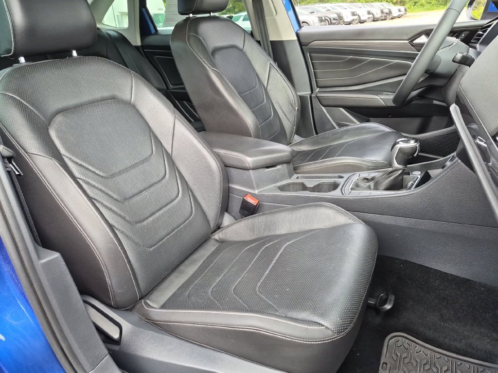 Used 2022 Volkswagen Jetta SEL FWD image 32