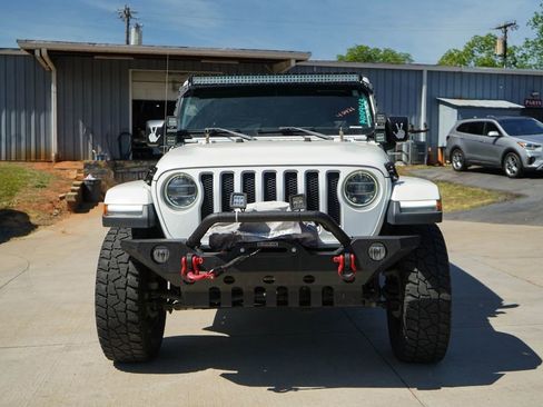 Used 2018 Jeep Wrangler Unlimited Sahara AWD/4WD image 16