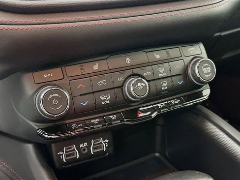 Certified 2023 Dodge Durango GT image 24