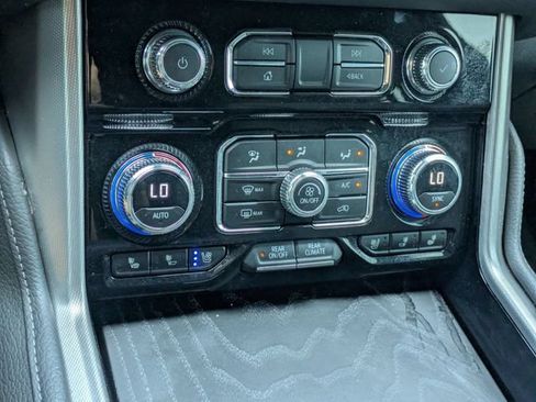 Used 2023 GMC Yukon XL Denali AWD/4WD image 26