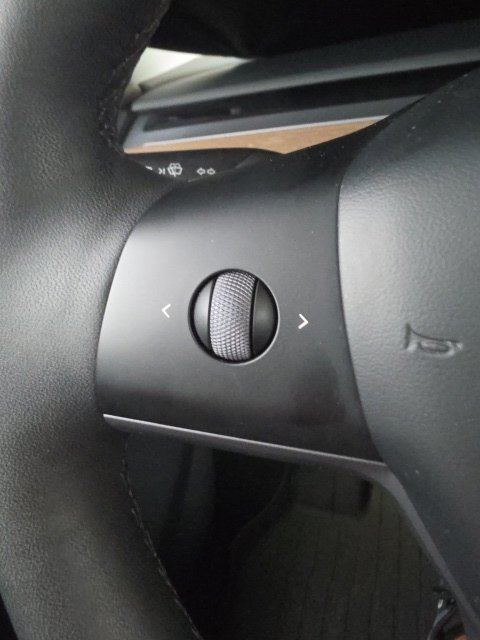 Used 2023 Tesla Model Y Long Range AWD/4WD image 30