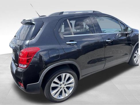 Used 2018 Chevrolet Trax Premier FWD image 12