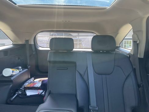 Used 2023 Kia Sorento S w/ Panoramic Sunroof Package AWD/4WD image 12