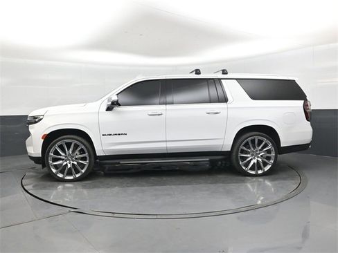 Used 2021 Chevrolet Suburban Premier w/ Premium Package image 7