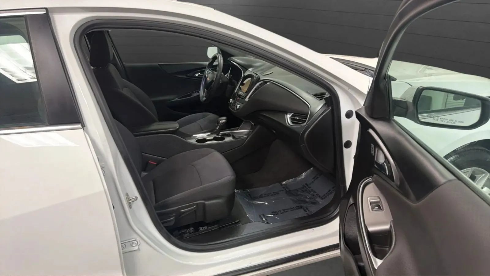 Used 2021 Chevrolet Malibu LT FWD image 22