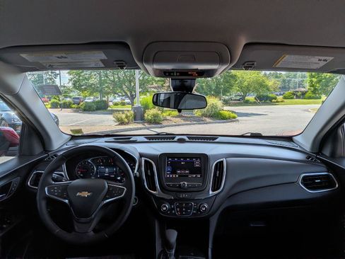 Used 2024 Chevrolet Equinox LT AWD/4WD image 18