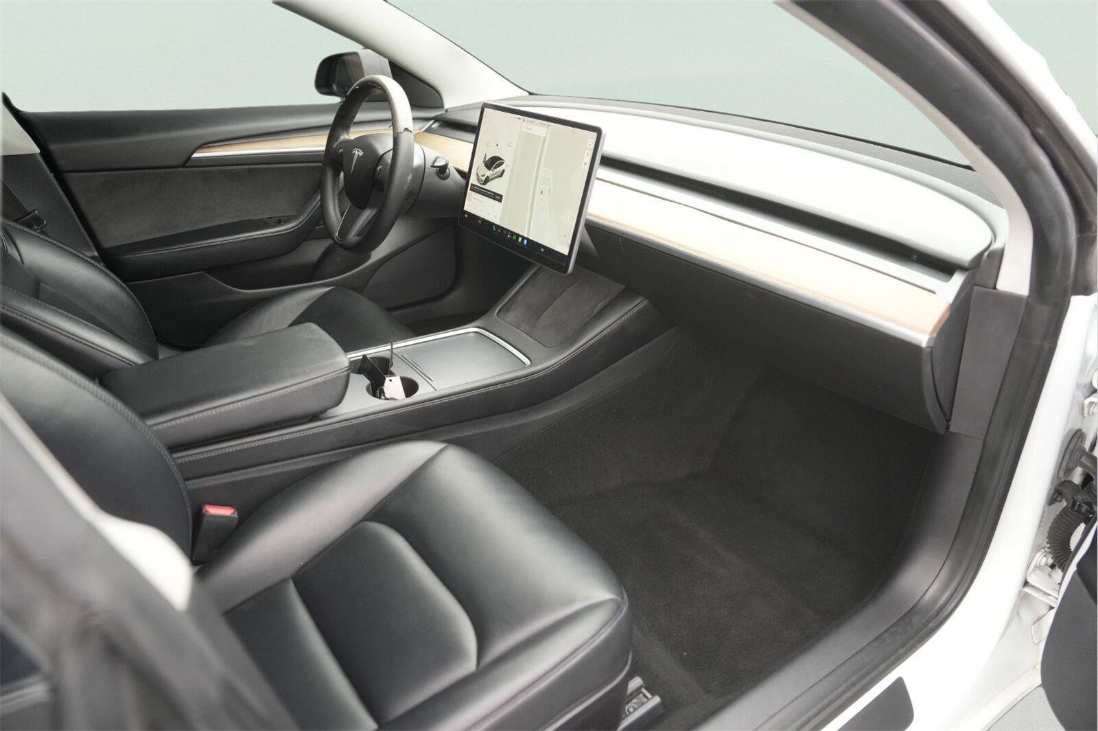 Used 2021 Tesla Model 3 Standard Range Plus RWD image 17
