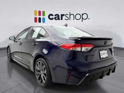 Used 2025 Toyota Corolla SE image 3