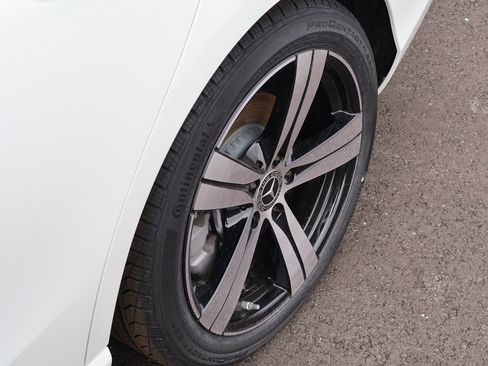 Used 2025 Mercedes-Benz C 300 4MATIC Sedan image 39