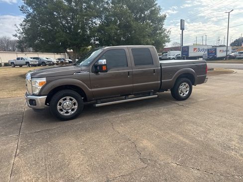 Used 2015 Ford F250 Lariat w/ Lariat Ultimate Package image 7