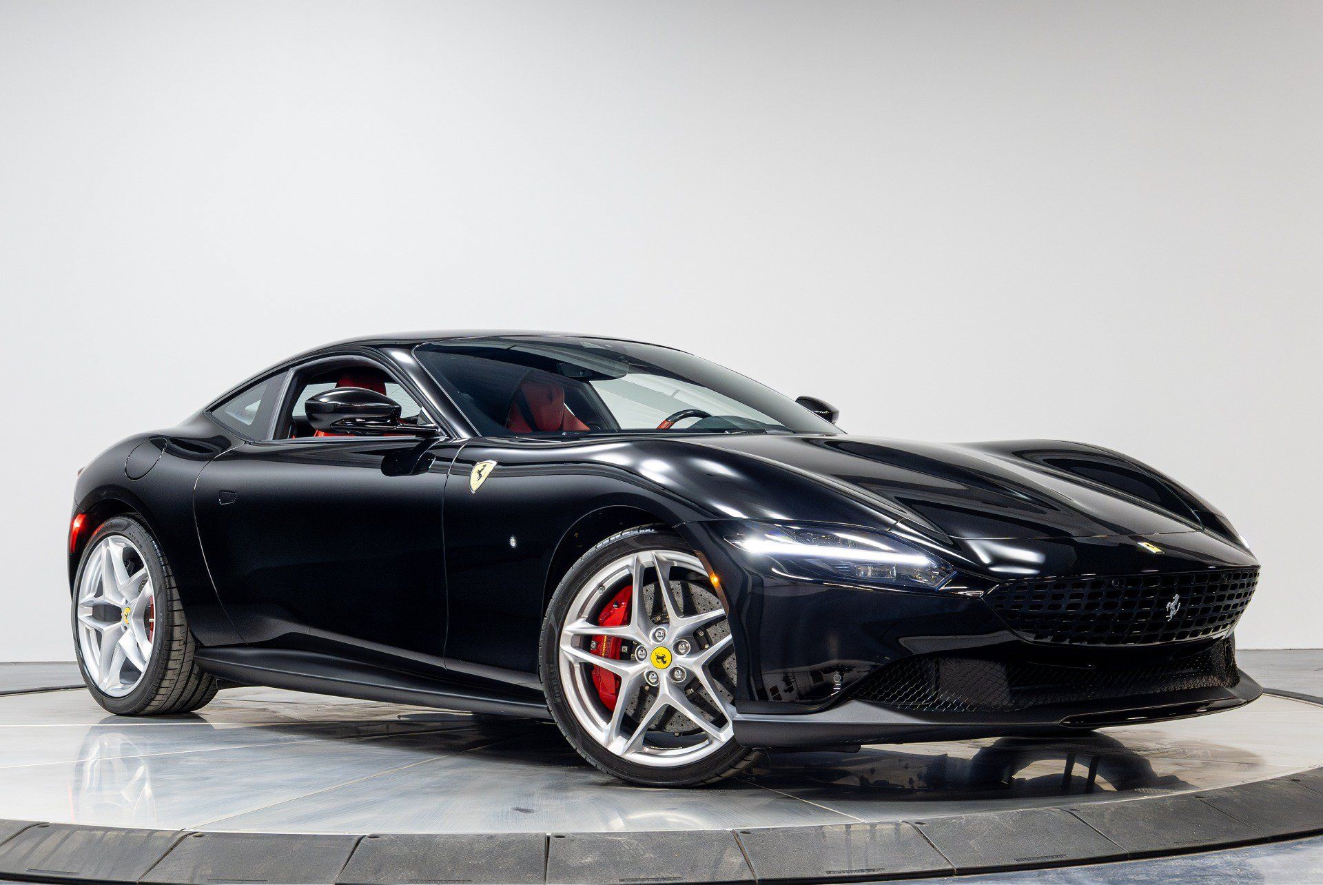 Used 2022 Ferrari Roma RWD image 55