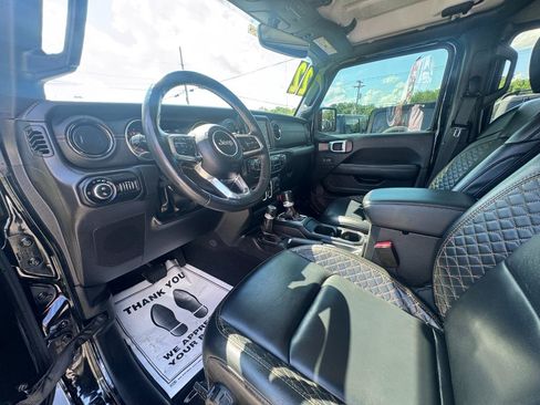 Used 2022 Jeep Gladiator Overland AWD/4WD image 13